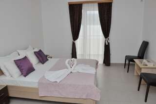 Гостевой дом Guest House Savina Херцег-Нови Двухместный номер с 1 кроватью и балконом, вид на море-5